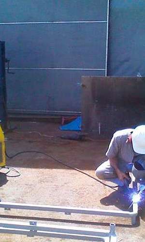 Serviço de serralheria Serviço de serralheria